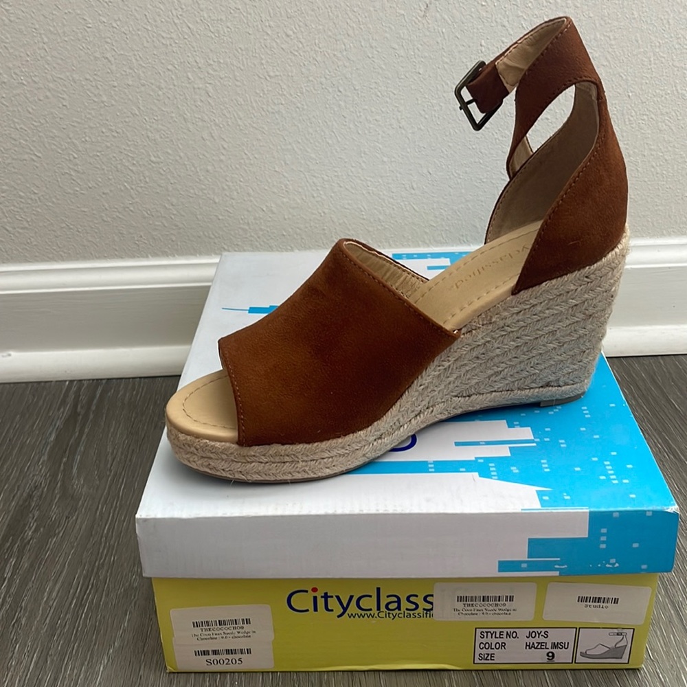 NWT Suede Wedge
